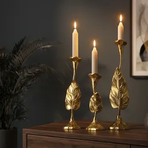 Jules 3er-Set Goldblatt-Kerzenhalter Dekorativer Aluminium-Kerzenständer mit Elegantem Botanischem Design Luxuriöser Tischdekor - Product Image 1