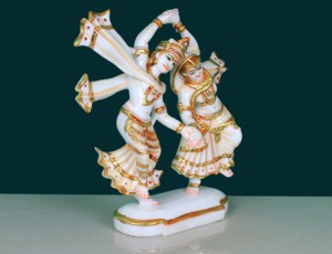 Nirmala Handicrafts - Estatua de Resina Hecha a Mano con Polvo de Mármol de la Bailarina Radha Krishna |   Diseño Tradicional, Pareja Divina Raas Leela - Product Image 2