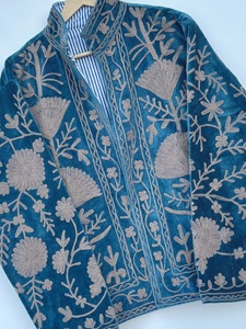 Chaqueta Unisex de Terciopelo Turquesa Bordada, Abrigo Bohemio Floral, Prenda Exterior Artesanal de Arte Folclórico, Algodón Transpirable de Artesano Indio - Product Image 3