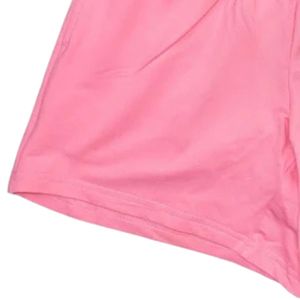 Shorts Deportivos Casuales para Mujer, Color Rosa con Franja Lateral Verde, Cómodos y Suaves, Estilo Deportivo, Ropa Deportiva de Moda - Product Image 3