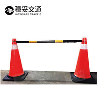 Poteaux d'entraînement rétractables portables et réfléchissants pour la vitesse et l'agilité, fabriqués à Taïwan, pour le football et le basketball, utilisables comme cônes de signalisation et barrières de protection.