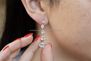 Boucles d'oreilles fines en argent sterling 925 pour femmes captivantes et rondes de taille brillante cultivées en laboratoire certifiées Igi faites à la main en diamant véritable - Product Image 5