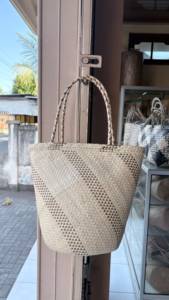 Bolso Tote de Paja Tejida Estilo Bohemio con Bordado, el Más Vendido en Indonesia, Canasta de Compras Abierta, Color Sólido, Poliéster - Product Image 5