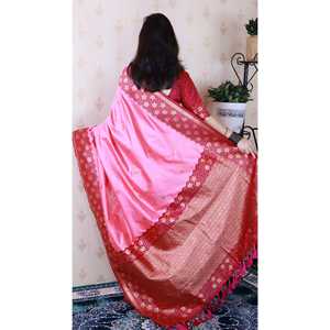 Sari de Seda Suave Rosa Bebé, Tejido Banarasi Ondulado con Zari Único, para Vestir de Noche, por Elite Weaves, 650g - Product Image 4