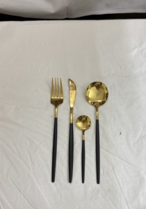 Ensemble de couverts de luxe 4 pièces en acier inoxydable doré et noir, finition miroir moderne, style nordique, pour mariage et table. - Product Image 5