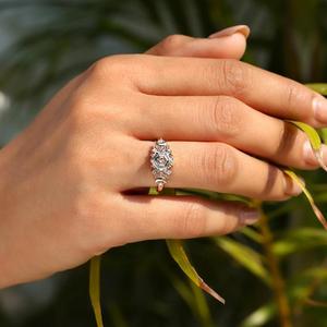 Bague de fiançailles vintage en or massif avec diamants taillés en hexagone et diamants ronds d'appoint, motif lune céleste, style Art Déco, bijoux de mariée - Product Image 3