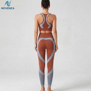 Conjunto de Yoga Cómodo para Mujer, para Entrenamiento en el Gimnasio y Sesiones de Yoga, Tela Sólida y Flexible para Uso en Actividades Físicas y Estilo de Vida Activo - Product Image 4