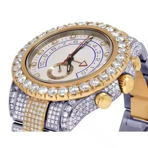 Reloj de Oro con Incrustaciones de Moissanita VVS, Directo de Fábrica IGI, Totalmente Cubierto de Piedras, Claridad VVS, Disponible para la Venta - Product Image 2