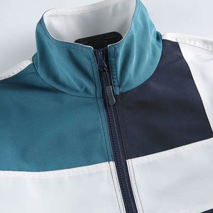 Chaqueta cortavientos impermeable para hombre, ideal para el viaje diario, viajes de invierno, lluvia, nieve y viento frío. - Product Image 4