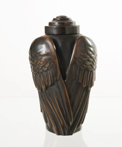 Urne funéraire personnalisée de luxe en métal finition bronze avec ailes d'ange sculptées, fournisseur d'usine pour commémoration et rangement funéraire - Product Image 1