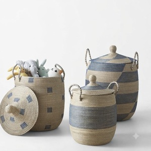 Panier à linge rond en jonc de mer naturel fait main, panier de rangement tressé, organisateur de maison écologique personnalisé, commande en gros - Product Image 1
