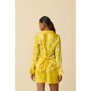 Ensemble chemise et short imprimé jaune pour femmes, haut à manches longues boutonné avec short, ensemble coordonné décontracté d'été pour femmes - Product Image 4