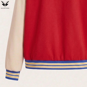 เสื้อแจ็คเก็ตวาร์ซิตี้สำหรับผู้หญิง สีแดงและครีม แขนยาว แต่งขอบยางยืดตัดกัน กระดุมแป๊กด้านหน้า สไตล์ลำลอง ใส่ได้ในฤดูใบไม้ร่วง ทรงปกติ - Product Image 6