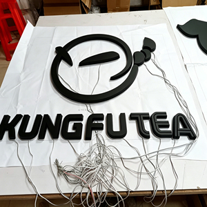 Signalétique lumineuse extérieure en acrylique et acier inoxydable à double éclairage avec lumières LED blanc chaud doux 2700K - Product Image 2