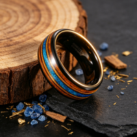 Bague en carbure de tungstène noir de 8 mm avec incrustation en bois de fût de whisky, opale bleue et corde de guitare dorée, alliance bombée pour homme