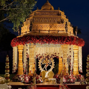 Mandap de Seis Pilares Dorado de Fibra con Tema de Templo para Bodas - Product Image 1