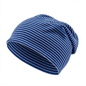 Casquette d'hiver tricotée unisexe en polyester rayée avec logo personnalisé, effet phosphorescent, idéale pour les voyages - Product Image 4