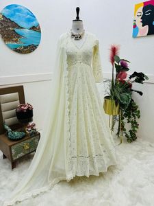 ชุดเดรส Anarkali ผ้าจอร์เจตต์ปักลายหนัก งานดีไซน์เนอร์ สำหรับงานปาร์ตี้ ตัดเย็บสำเร็จพร้อมใส่ - Product Image 4