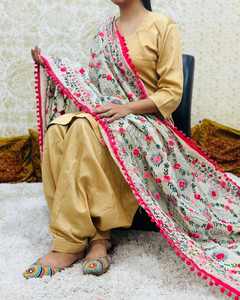 Vente en gros de vêtements de plage ethniques indiens brodés, dupattas Phulkari, dupattas en georgette brodés à la main et colorés pour femmes - Product Image 4