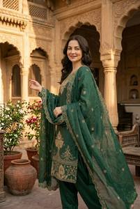 Conjunto de Salwar Kameez Verde Bordado en Seda, Traje Indio Pakistaní para Mujer con Dupatta para Fiesta, Boda o Festival - Product Image 3
