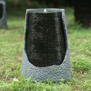 Fontaine d'eau en polyrésine 17x17x26 cm pour intérieur/extérieur, design moderne unique avec urne brisée dynamique et élégante, élément lumineux pour jardin - Product Image 1