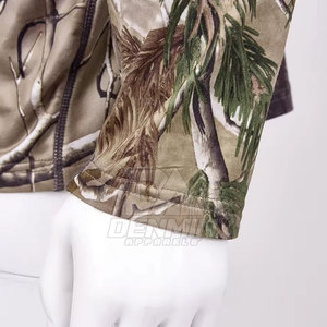 Experimente la máxima comodidad con camisetas de alto rendimiento para hombre, diseñadas para el gimnasio, la carrera y el estilo de vida activo diario. - Product Image 6