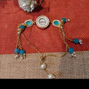 Elegante Reloj de Pulsera con Cuentas Turquesas para Mujer, con Gotas de Perlas, Cadena Dorada Étnica, Joyería Tradicional - Product Image 1
