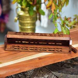 Quemador de incienso estilo antiguo, hecho a mano, de madera, rectangular, estilo tradicional, con recortes geométricos para aromaterapia. - Product Image 6