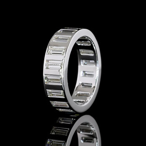 แหวนเพชรทรงบาแกตต์แบบฝังขอบเพชรเรียงตลอดวง  ทอง 10K 14K 18K เงิน 925 935 แหวนแต่งงานสั่งทำพิเศษ - Product Image 3