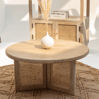 Table basse ronde en bois avec pieds en rotin Vandana Astra Cresta pour la décoration moderne du salon