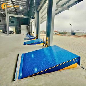 Niveleur de quai hydraulique compact 2000x1830mm pour conteneurs et marchandises industrielles - Product Image 3
