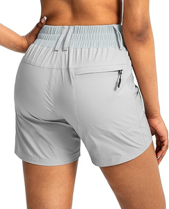 Shorts de sport noirs tricotés taille haute pour femmes avec poche zippée, séchage rapide, tenue athlétique - Product Image 6