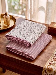 Manta de Verano Ligera de Algodón Estampado Dohar Reversible de la Mejor Calidad para Cama Individual, con Bolsa de Transporte Disponible para la Venta - Product Image 4