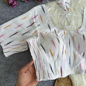 Chemise en coton premium pour femmes, imprimé Ajrakh Kamli, avec motif tissé sur toute la surface, par Royal Export, au prix de gros - Product Image 4