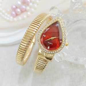 Ensemble de montres en or en forme de goutte d'eau pour un look luxueux au quotidien, cadeaux pour elle - Product Image 3