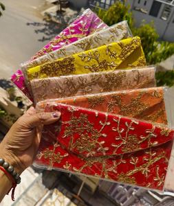 กระเป๋าคลัทช์ปักลายดอกไม้ Trendifly สำหรับงานแต่งงาน ของชำร่วยสำหรับผู้หญิง กระเป๋าใส่ของสำหรับเดินทางพร้อมซิปสำหรับสุภาพสตรี กระเป๋า Shagun - Product Image 1