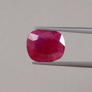 พลอยทับทิมสีชมพูธรรมชาติแบบขายส่ง น้ำหนัก 5.01 กะรัต เกรด AAA รูปทรงคุชชั่น ขนาด 11.5x10 มม. สีอ่อน ได้รับการรับรองจาก IGI สำหรับทำเครื่องประดับ - Product Image 1