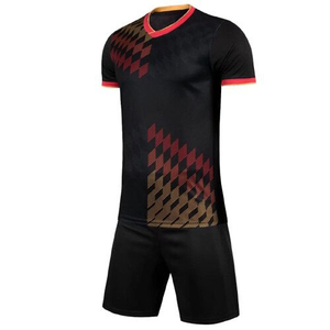 Nouveauté : Ensembles d'uniformes de football pour hommes de qualité supérieure, design personnalisé, respirants, séchage rapide, écologiques, service OEM disponible - Product Image 1