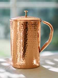 Pichet à eau en cuivre avec motif floral gravé, style vintage, poignée, grande capacité 1500 ml, pour la salle à manger, Radhe Classic Eco - Product Image 2