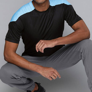 T-shirt sportif en polyester tricoté sur mesure pour hommes, idéal pour l'entraînement en salle de sport professionnel, tissu respirant à séchage rapide, kit de fabrication OEM - Product Image 3