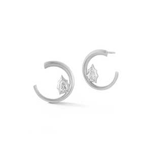Pendientes de Oro Sólido de 14k al por Mayor con Diamantes Cultivados en Laboratorio de Corte Pera, Diseño Minimalista y Delicado, Engaste de Bisel en Forma de C, Pendientes de Media Luna, Joyería - Product Image 1