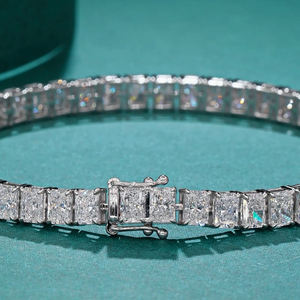 AMBER JEWELS T-136 Pulsera de tenis clásica de oro macizo de 18K y chapada en oro de 18K con diamante de laboratorio de corte radiante y engaste de garra geométrico - Product Image 3