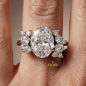 Anillo de Compromiso con Diamante Cultivado en Laboratorio de Corte Ovalado de 1.01 CT, Diamantes Laterales, Chapado en Oro, Anillo de Novia de Lujo con Engaste de Plata - Product Image 3
