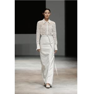 Falda Larga para Mujer Más Vendida, Nueva Falda Larga EVELISSE con Corte en A, Cintura Natural, Midi, Elegante, en Color Blanco - Product Image 3