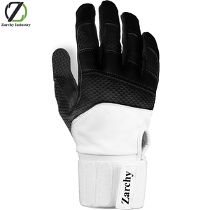 Guantes de bateo profesionales con correa doble extra ancha para soporte de muñeca y nudillos de malla para mayor flexibilidad. - Product Image 5
