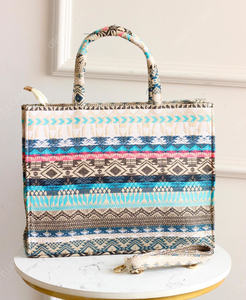 Bolso Tote Tejido a Rayas Multicolor Hecho a Mano, Bolso Textil Estructurado con Asa Superior, Bolso de Hombro con Correa Desmontable, Venta al por Mayor OEM - Product Image 5