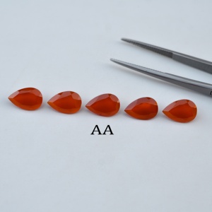 Pierre précieuse en onyx rouge naturel de 8x12 mm, taille poire facettée, pierre d'onyx rubis originale, prix de gros optimal, fabricant de Jaipur - Product Image 2