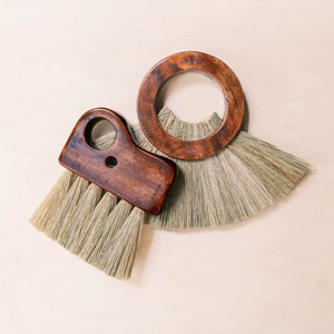 Premium Quality Wooden <b>Dusting</b> <b>Brush</b> For Dust Cleaning On Furniture Bookshelves And Wooden Surfaces - Product Image 1