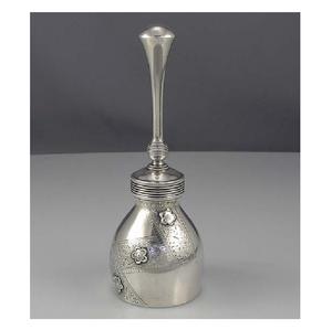 Nouvel Arrivage : Cloche à main traditionnelle en laiton faite à la main avec manche en bois, idéale pour les chants dévotionnels et les cérémonies de prière - Product Image 2