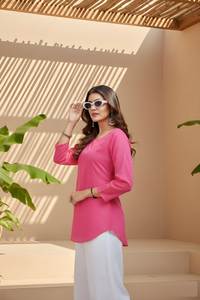 Tunique courte élégante rose en coton pour femme, style Kurti, avec broderie Aari, en coton Chanderi, longueur classique, col rond, manches trois quarts, prête à porter - Product Image 5